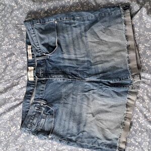 Jessica Simpson Monroe boyfriend Jean shorts size 30